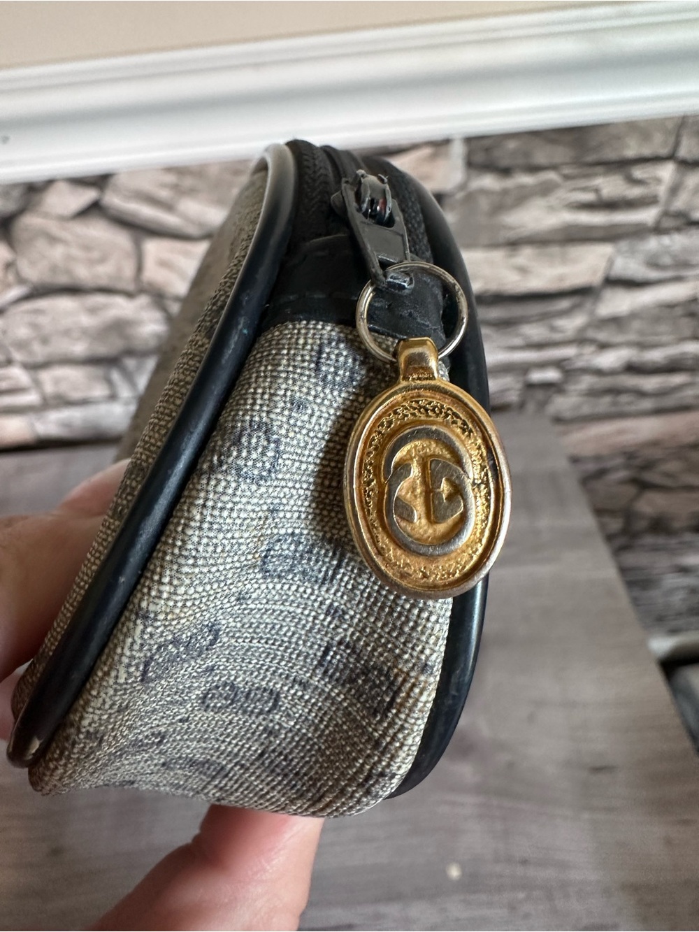 vintage Gucci Micro GG supreme coated canvas zipper pouch - Picture 4 of 9